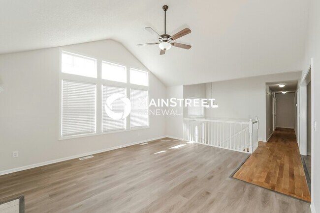 Foto del edificio - 3 Bedroom Pet-Friendly Home in LEES SUMMIT, MO with Main Street Renewal