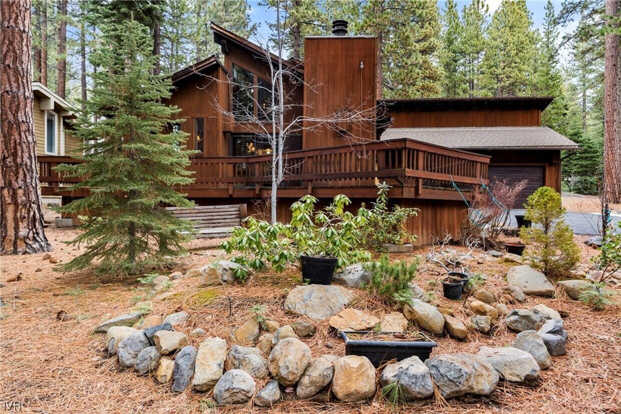 Primary Photo - Two Bedroom + Loft Home in Mill Creek Neig...