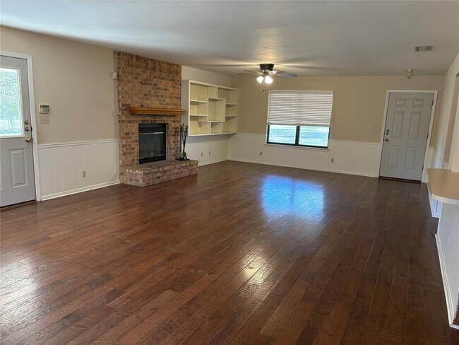 Foto del edificio - 12421 Lowden Ln