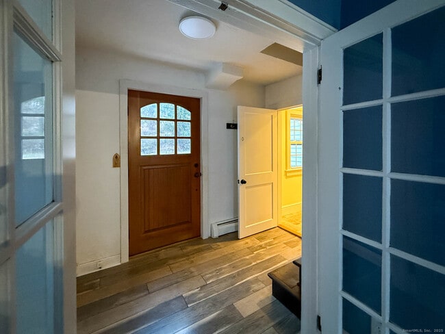 Foto del edificio - 2 Maple Ln