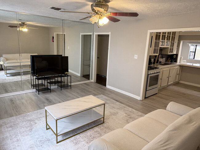 Building Photo - 7418 Oscar Dr