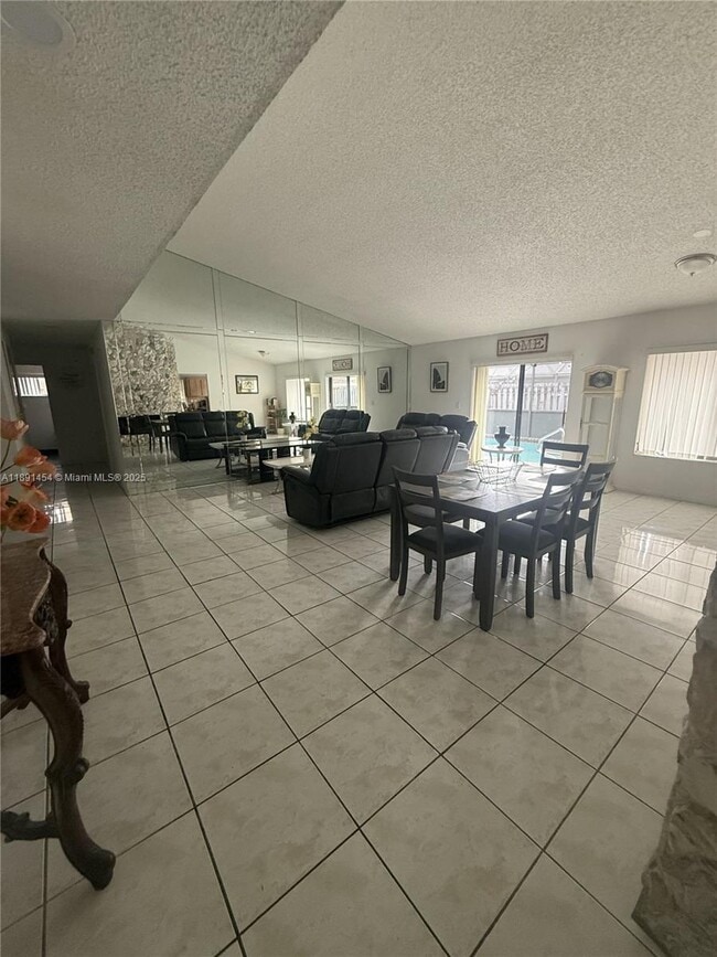 Foto del edificio - 7358 NW 49th St