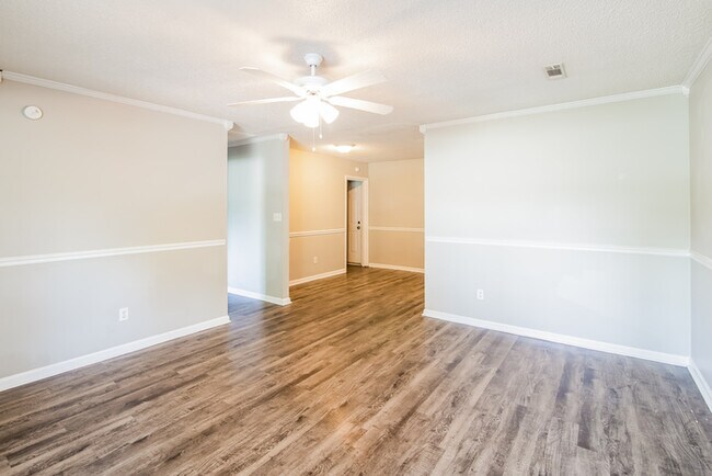 Foto del edificio - 101 Harold Dr