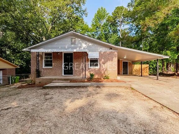 Building Photo - 912 Old Oak Dr