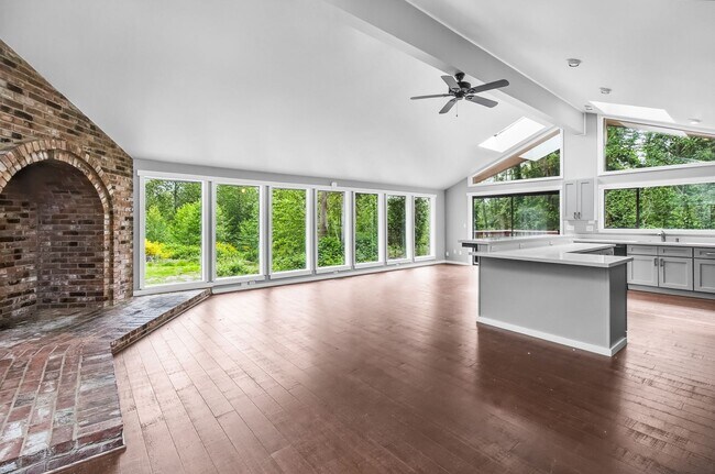 Building Photo - 4Bd/3Ba Duvall House