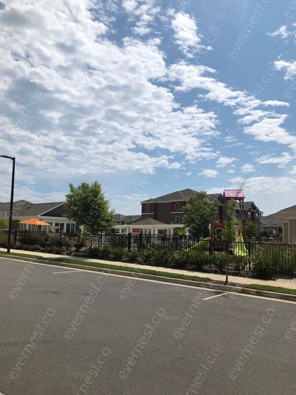 Building Photo - 1802 Sag Harbor Ln