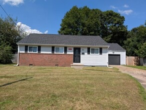 Building Photo - 2419 Chesapeake Ct