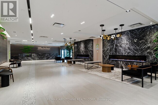 Photo du bâtiment - 50 George Butchart Dr