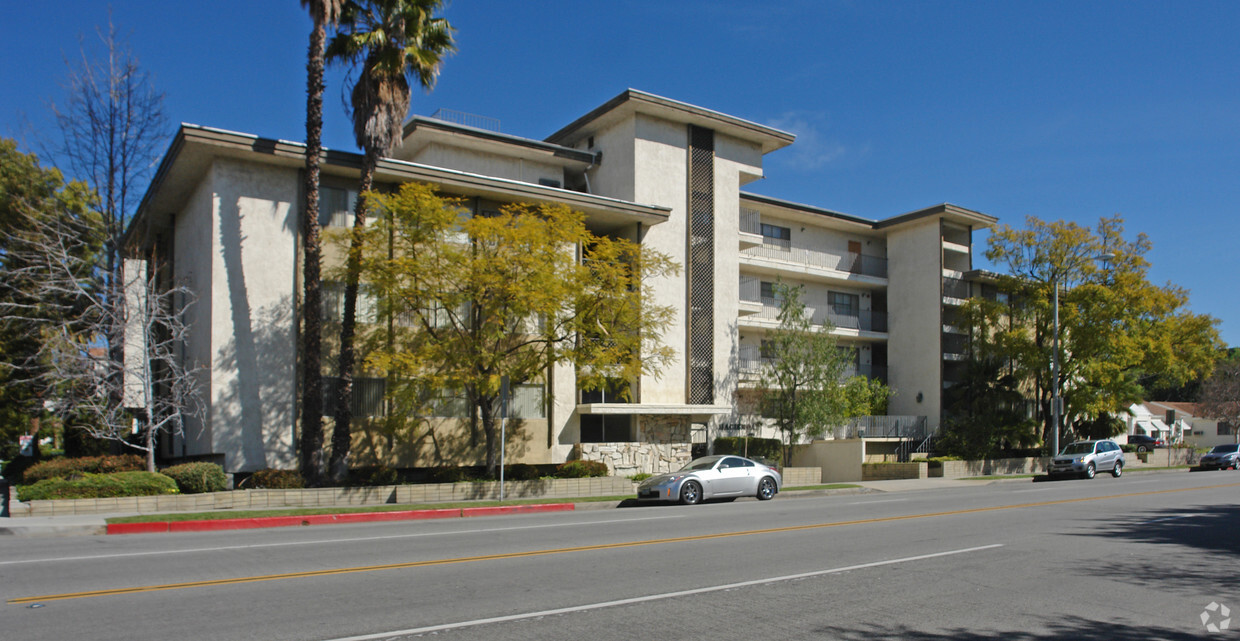 Building Photo - Hacienda Apartments