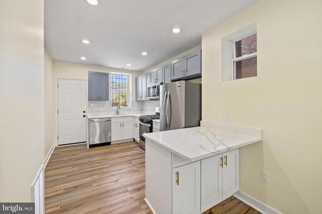 Foto del edificio - 6 S Payson St