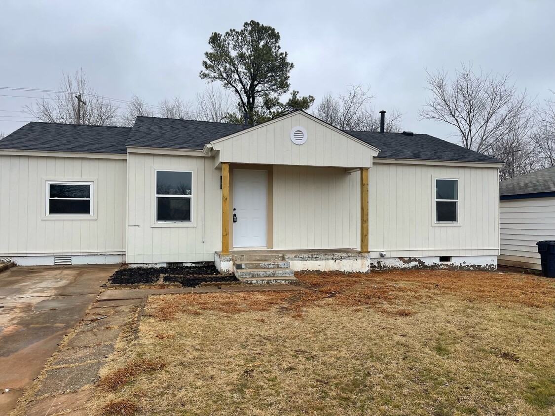 Foto principal - Charming 3-Bed, 2-Bath Home in Oklahoma City