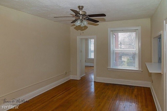 Foto del edificio - 6300 Southwood Ave