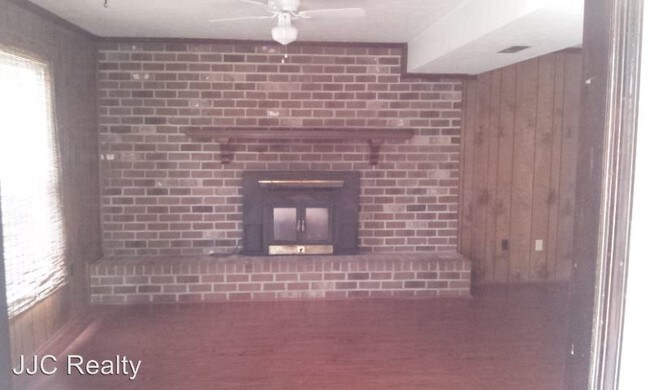 Building Photo - 3 br, 1.5 bath House - 1106 Briarcliffe Drive