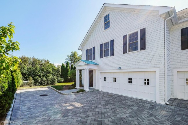 Building Photo - 3 br, 3.5 bath Townhome - 151 Milbank Ave ...
