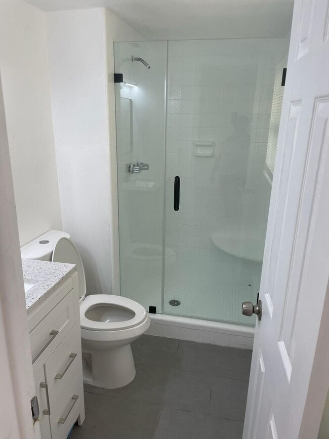 Foto del edificio - 1424 Spring Ln