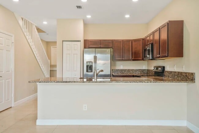 Foto del edificio - 5317 Ellery Terrace