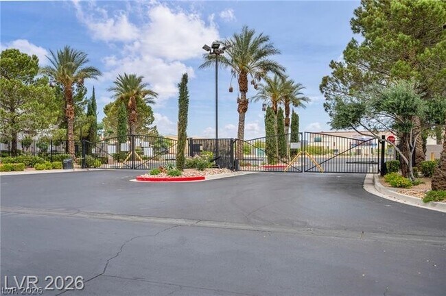 Foto del edificio - 7255 W Sunset Rd