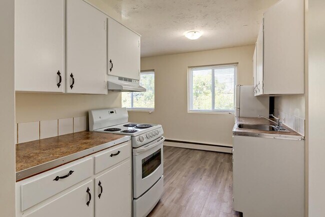 Building Photo - The Regent