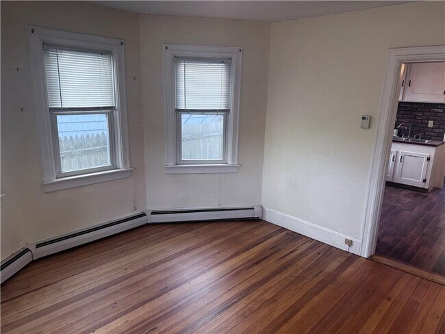 Foto del edificio - 53 Maple Ave