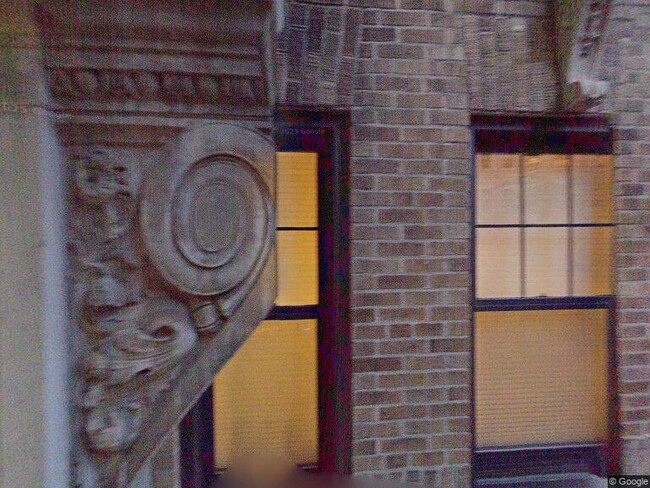 Building Photo - 114 Riverway