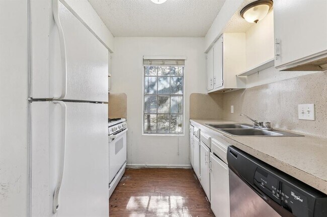 Foto del edificio - 5000 Weidemar Ln