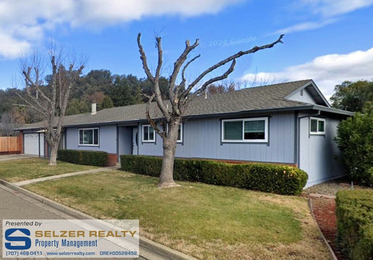 Foto principal - Roomy 3+ bedroom north Ukiah home w/ big y...