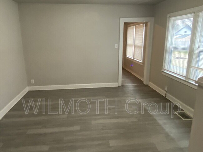 Foto del edificio - 1335 N Ewing St