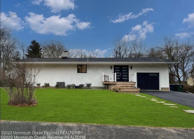 Building Photo - 70 Heath Ave
