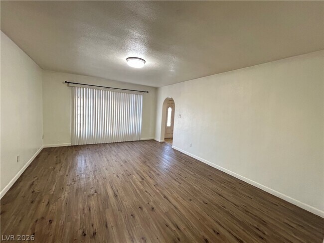 Foto del edificio - 373 N Bruce St