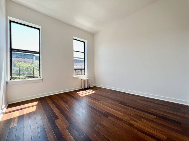 Interior Photo - 720 Degraw St