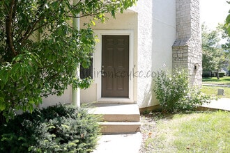 Building Photo - 9221 Boehm Dr
