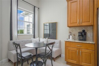 Building Photo - 9239 Tesoro Ln