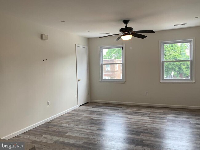 Foto del edificio - 7926 Cottage St