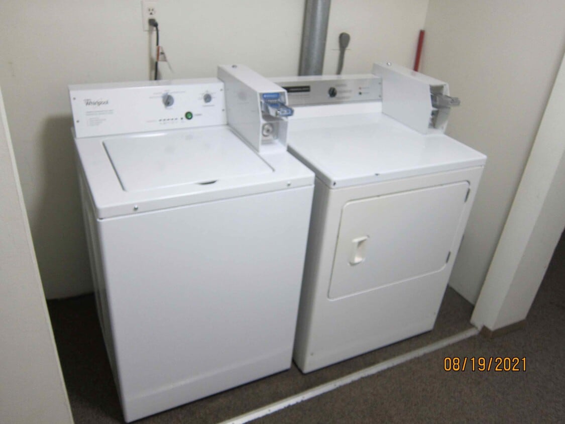Primary Photo - Available October 2025 Remodeled 2 Bedroom...