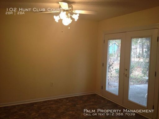 Building Photo - 102 Hunt Club Ct