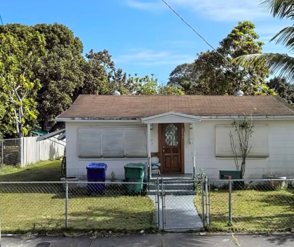 Primary Photo - 3227 NW 11th Ave