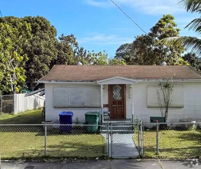 Building Photo - 3227 NW 11th Ave