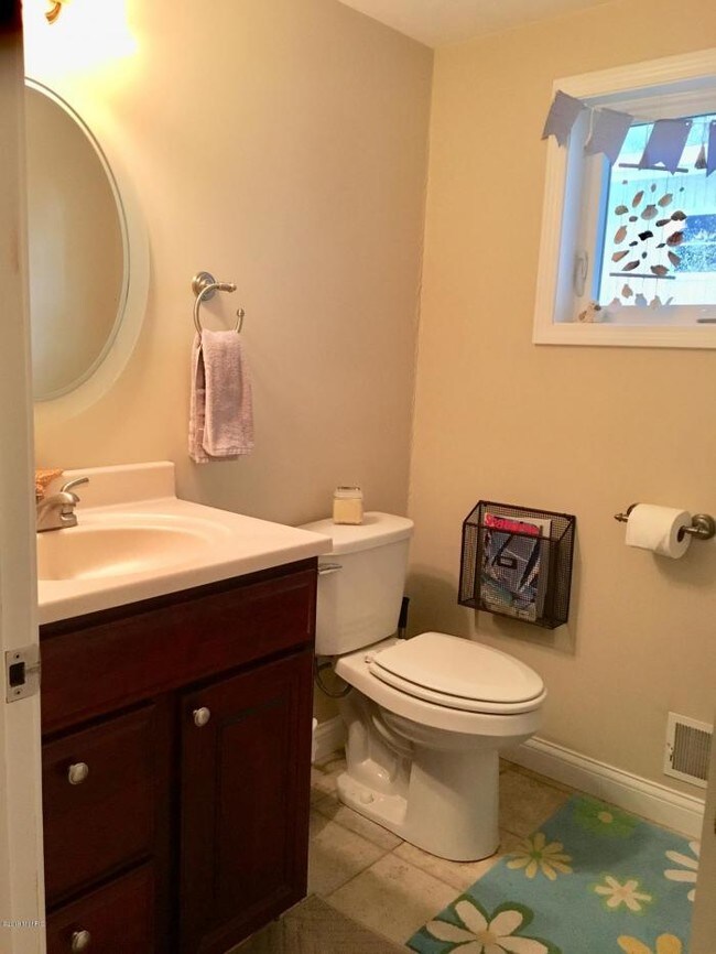 Foto del edificio - 4 bedroom in Portage MI 49002