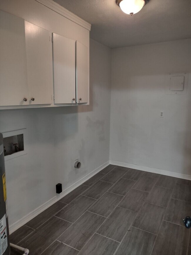 Foto del edificio - 2814 Teasley Dr