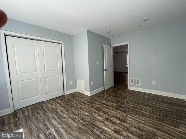 Foto del edificio - 1257 N Newkirk St
