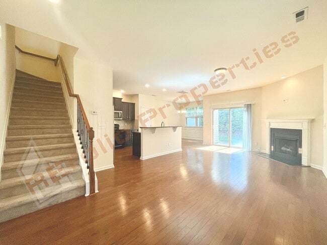 Foto del edificio - 429 Manchester Park Ln