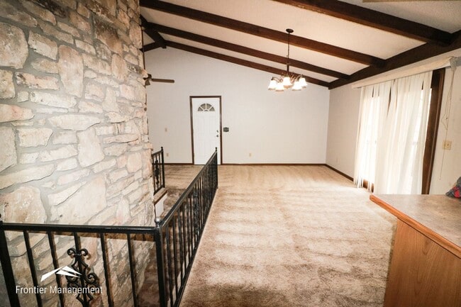 Foto del edificio - 3 br, 3 bath House - 230 E 9th St.