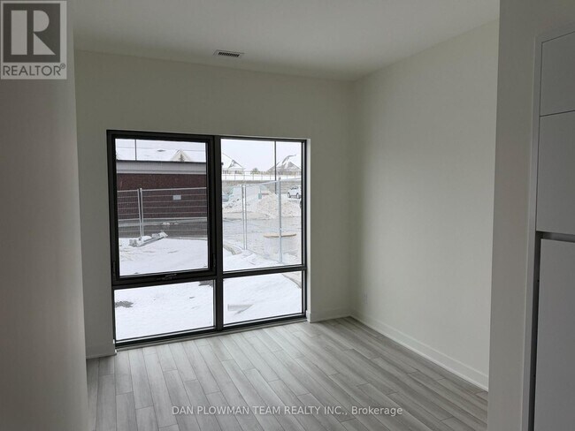 Photo du bâtiment - 51 Clarington Blvd