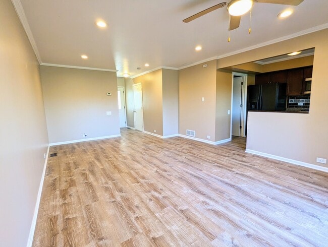 Building Photo - 1621 College Green Dr