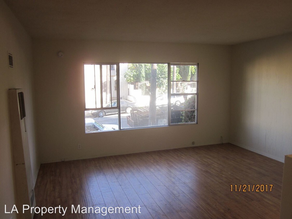 Foto principal - 909 S Normandie Ave