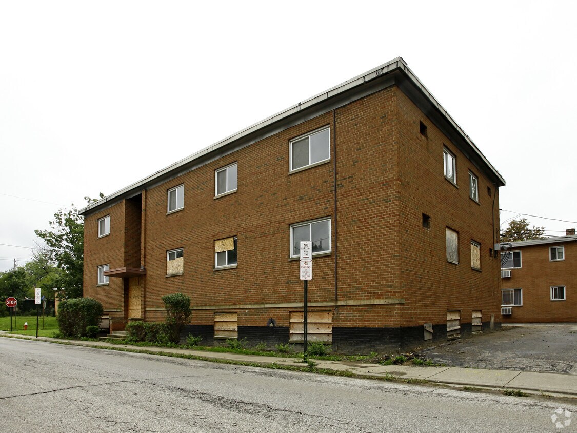 Primary Photo - 13820 Abell Ave