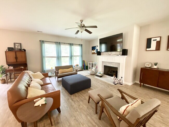 Building Photo - Single Family Home for Rent in Palmetto Point