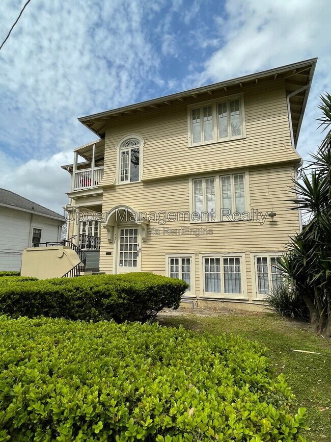 Building Photo - 7429 Hampson St