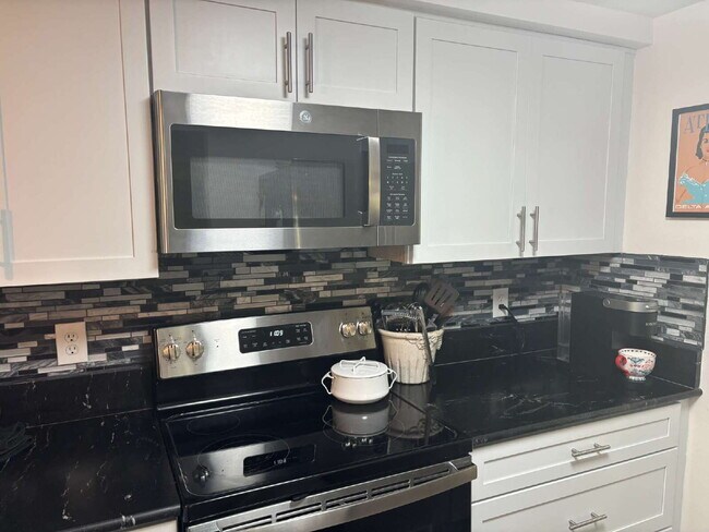 Foto del edificio - Charming Villa for Rent in Venice Gardens