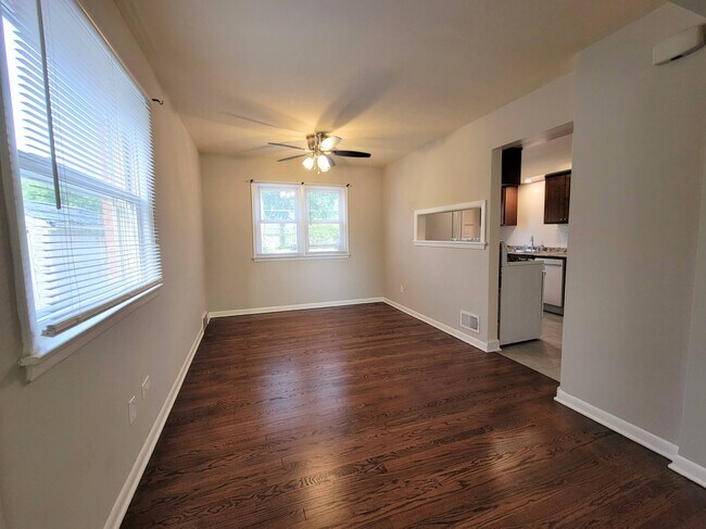 Foto del edificio - 609 Waukegan Rd